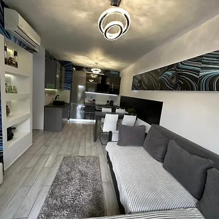 Apartament Gina Debreţin