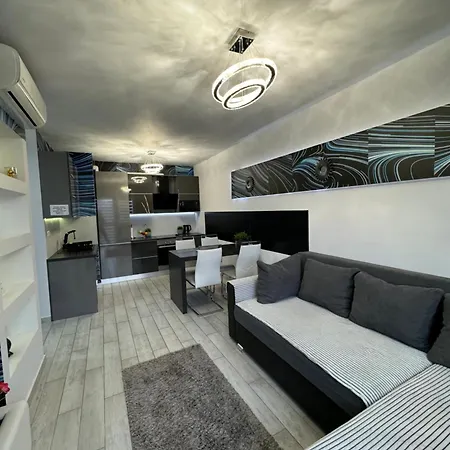 Gina Apartament Debreţin