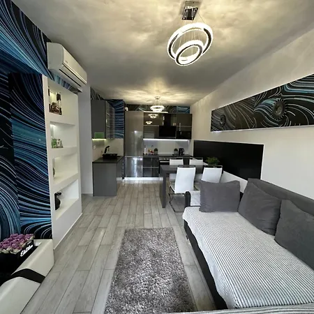 Apartament Gina Debreţin